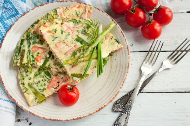 Fritatta de salmón y espárragos