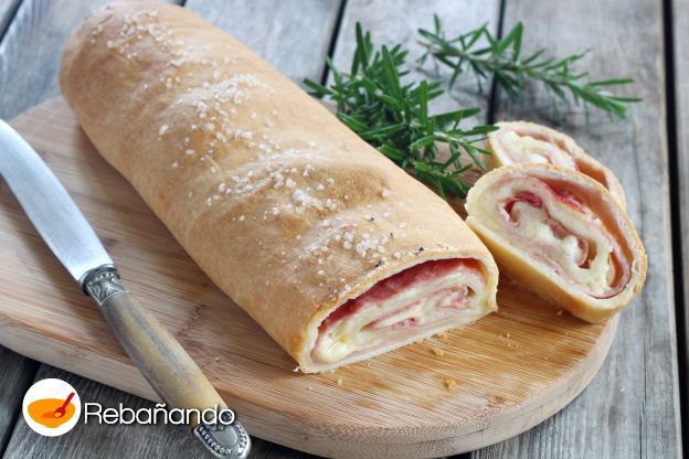 Pan relleno de jamón y queso