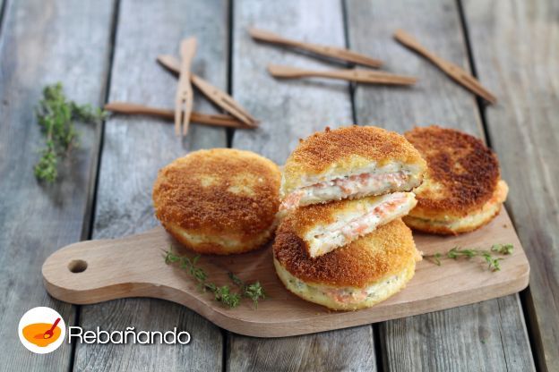 Pequeños sándwiches de salmón