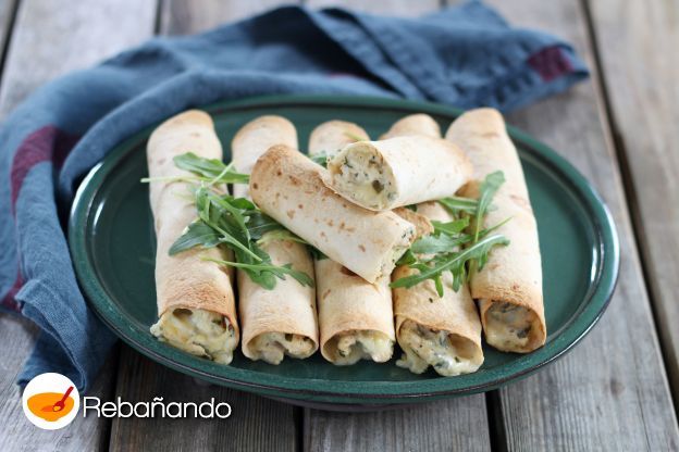 Envuélvete en el increíble sabor de estos TAQUITOS de pollo y queso azul