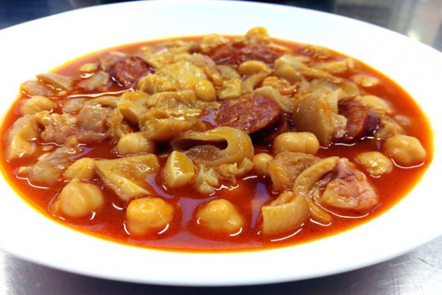 Callos con garbanzos