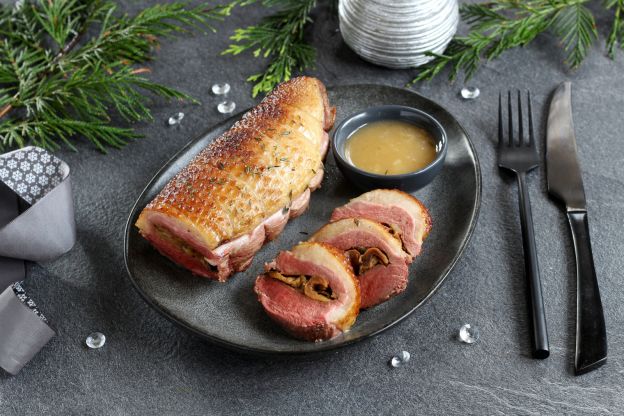 Magret de pato con setas porcini y salsa de vino