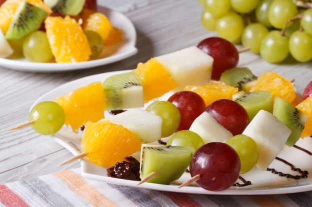 Brochettes de frutas