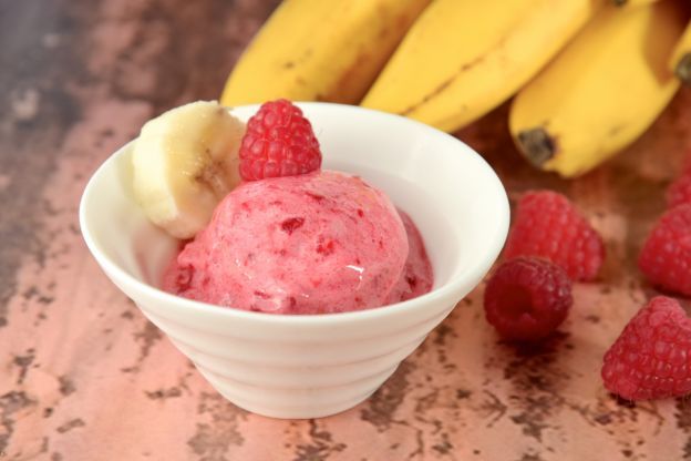 Helado de plátano y frambuesa