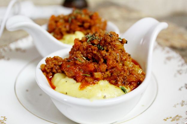 Polenta con carne de venado