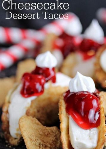 Mermelada de fresa y helado de nata