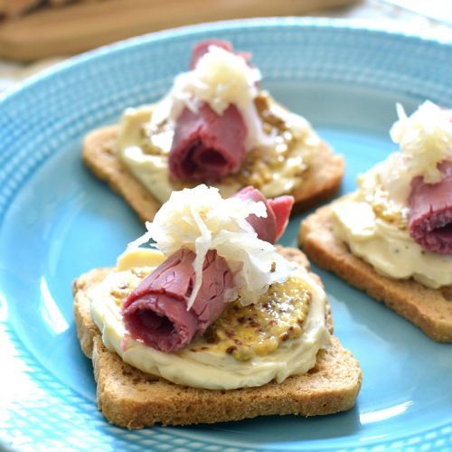 Tostadas reubens