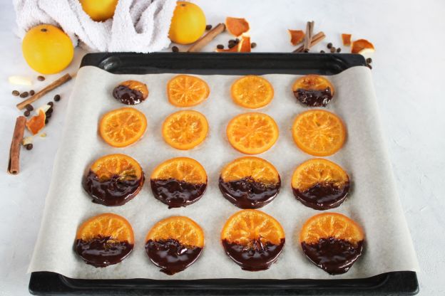 Rodajas de naranja al horno con chocolate