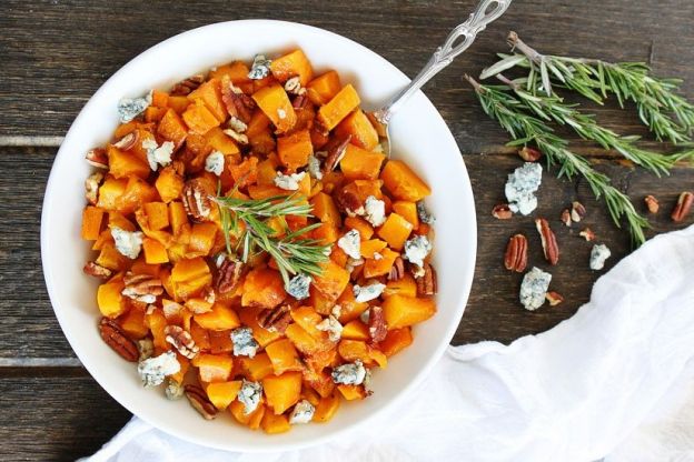 Calabaza con nueces y queso azul