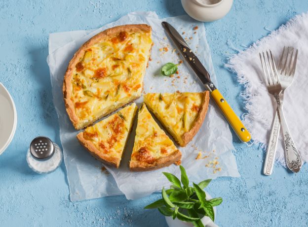 Tarta salada de patata y requesón