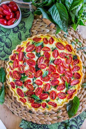 Quiche de queso y tomates