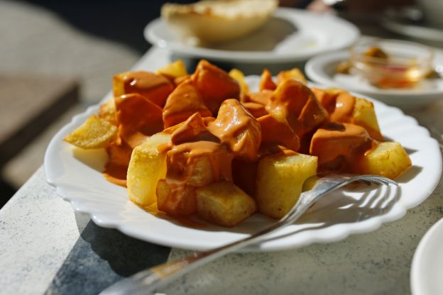 España: patatas bravas