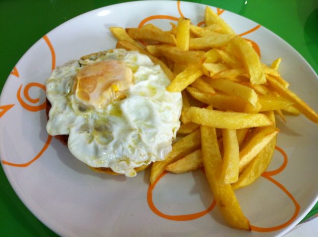 huevos fritos con patatas