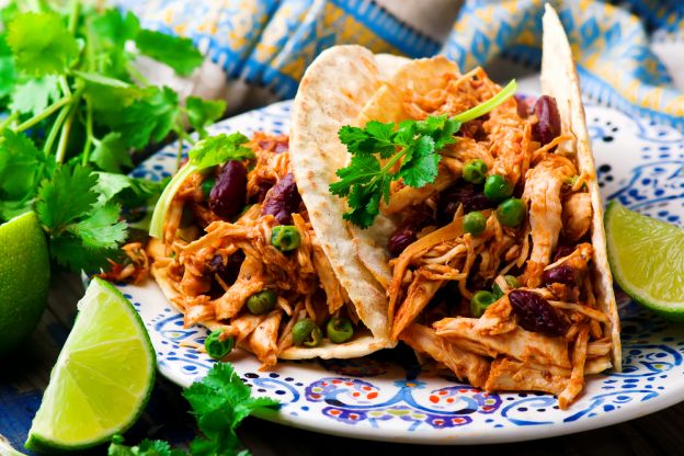 Tacos de tinga de pollo