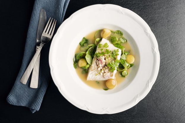 Bacalao con espinacas y garbanzos