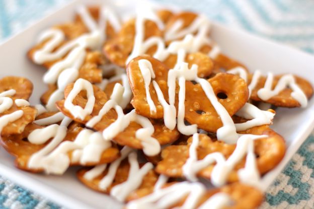 Pretzels con glaseado de yogur.