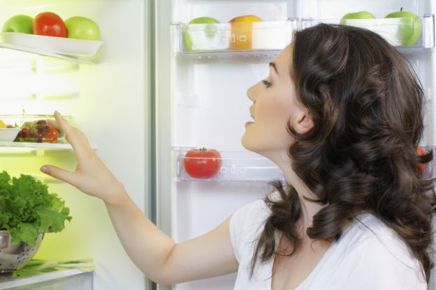 Elimina malos olores en el refrigerador