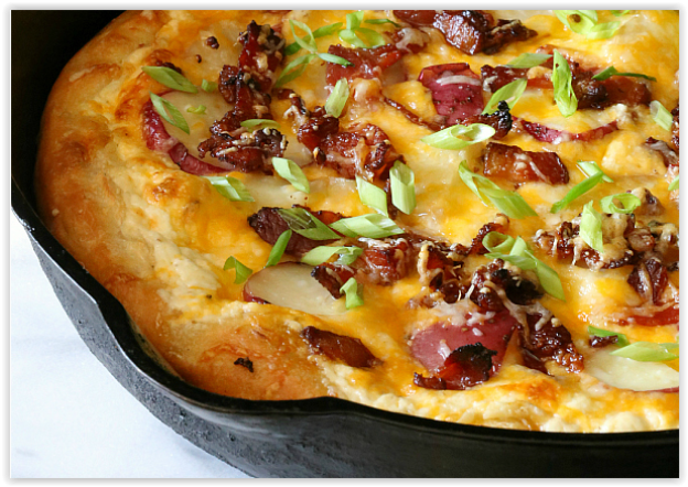 81. Pizza con patatas y bacon