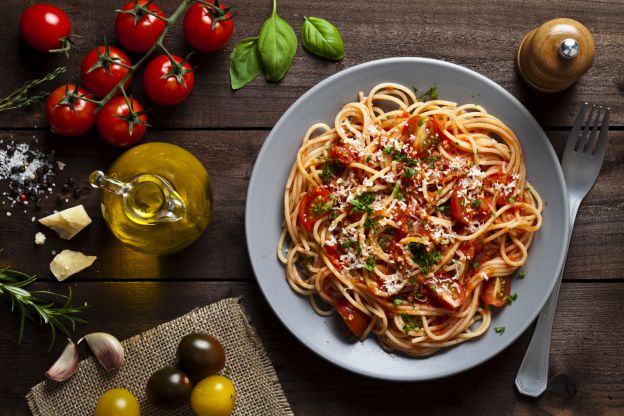 Espaguetis con salsa de tomate