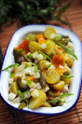 Ensalada de eglefino, patatas y manzana