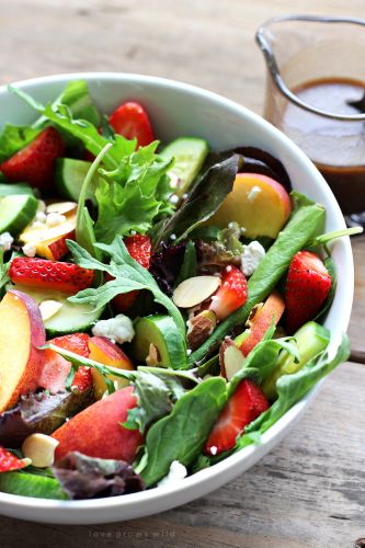 Ensalada de fresa y melocotón