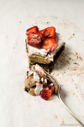 Pastel de helado con masa de galletas