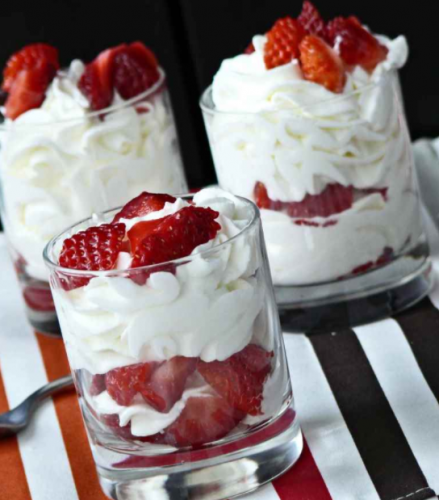 50.- fresas con nata