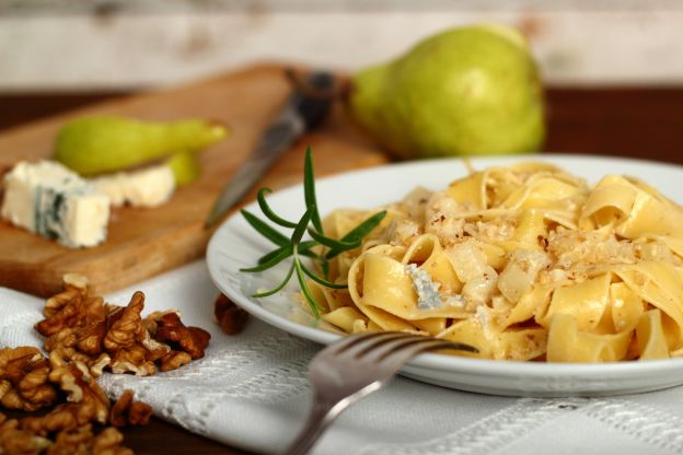 Pappardelle con gorgonzola, pera y nueces