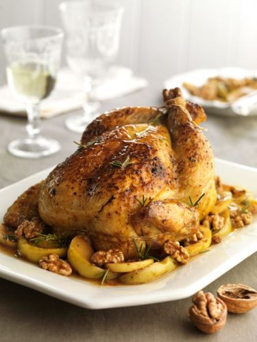 pollo relleno con manzanas y nueces