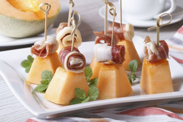 Pinchos de melón y jamón