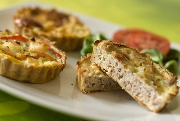 Porciones individuales de quiche de atún