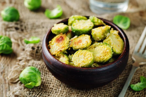 Coles de Bruselas al horno con parmesano