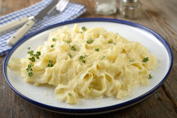 Pasta con ajo y parmesano