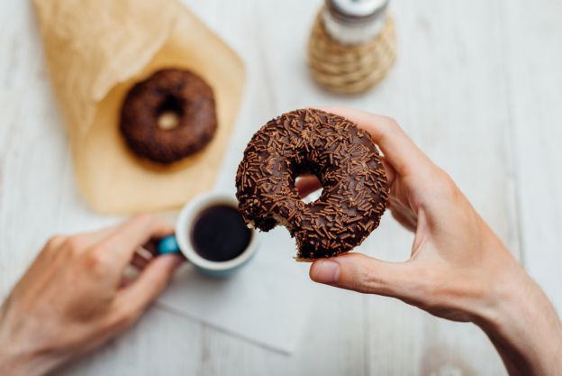 Donuts y café