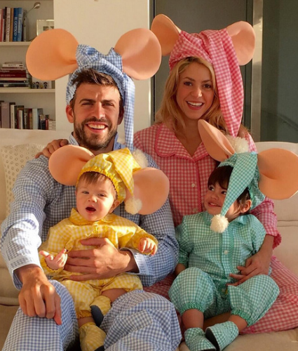 10.- SHAKIRA, PIQUÉ Y SUS HIJOS DE TOPO GIGIO