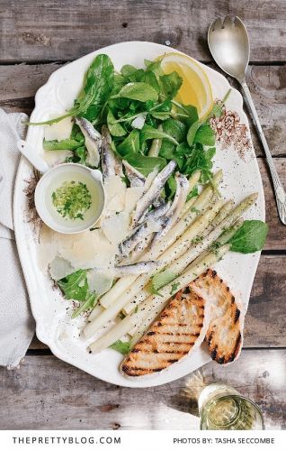 Boquerones en vinagre y ensalada de espárragos