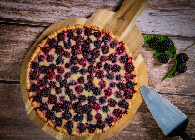 Tarta de durazno y mora azul