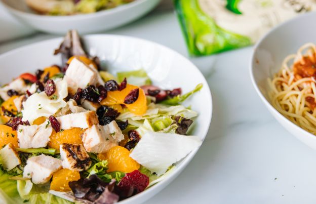 Ensalada de pollo con mandarina