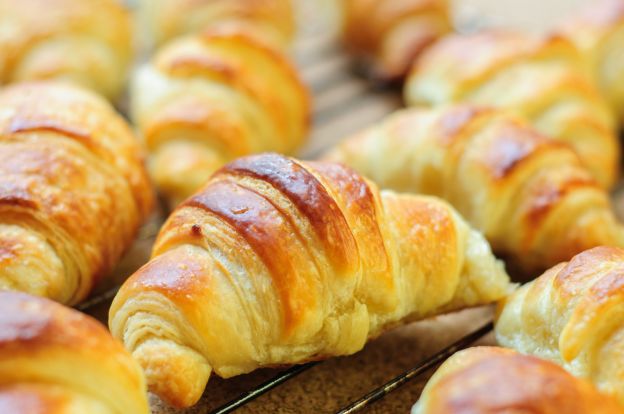 El croissant, cruasán o medialuna