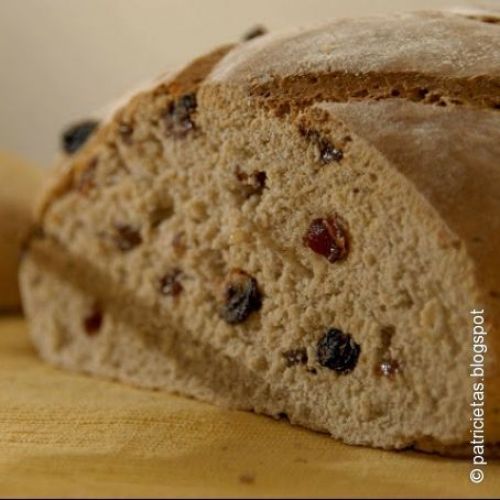 PAN DE CENTENO Y PASAS