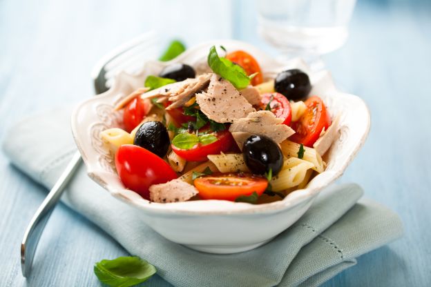 Ensalada de pasta y atún