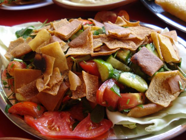 Fattoush, ensalada libanesa