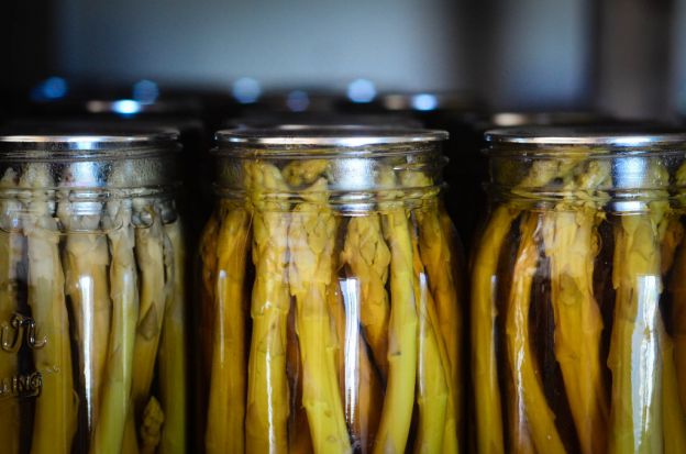 Espárragos en escabeche