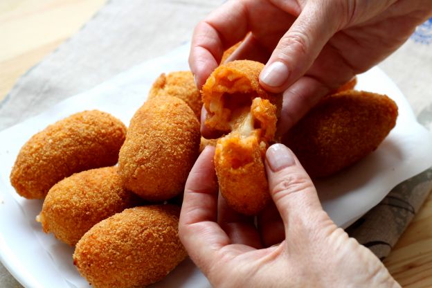 Croquetas de arroz y mozzarella