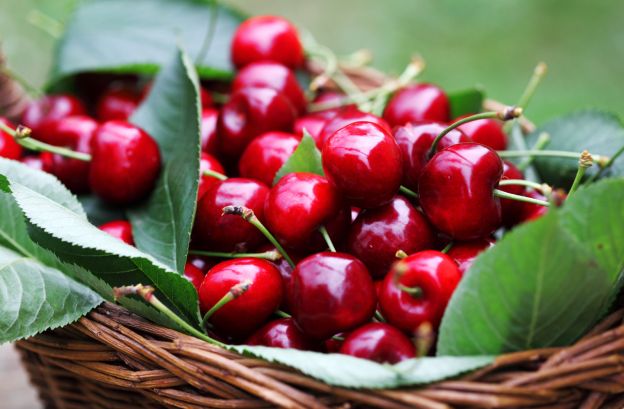 ¿Cenar fruta hace bajar de peso?