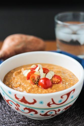 Sopa de batata y almendras