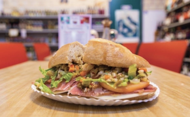 Missouri: Carollo's Gourmet Grocery & Deli