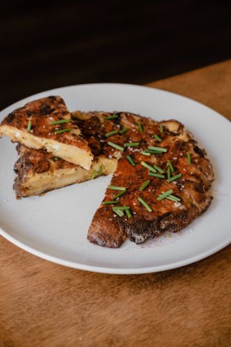 Acuario: tortilla con queso de cabra