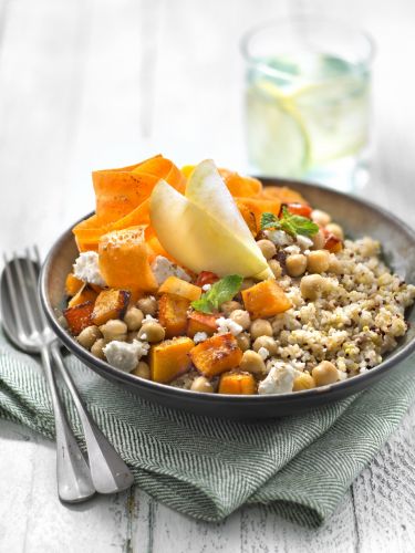 Bowl de bulgur, calabaza y queso