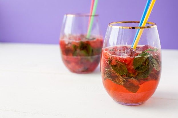 Mojito de albahaca y fresas